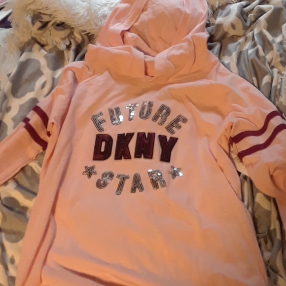 Dkny pink pull over - Picture 2 of 3